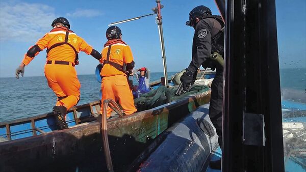 不肖偵查員貪瀆,讓真正辛苦的海巡署人員蒙羞。圖非當事人。(海巡署提供)