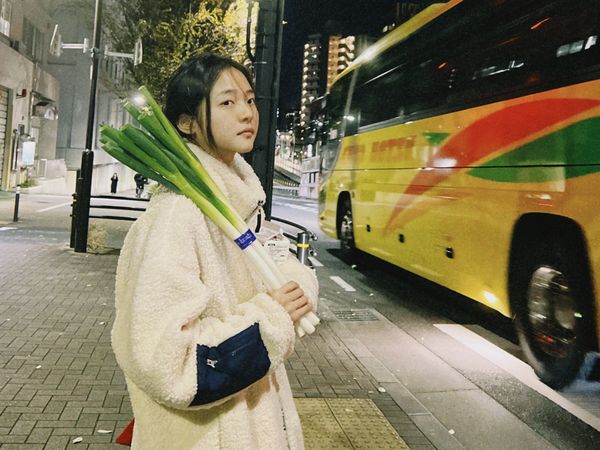 ▲林廷憶到日本拍攝日劇《火星的女王》。(圖/正常人影業提供)