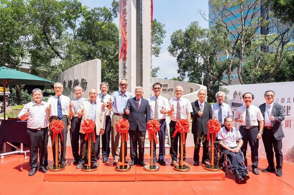 ▲致敬歷史、煥新未來!北科大鐘樓地標原貌修復 經典傳承工專記憶。(圖/翻攝北科大校長王錫福臉書)