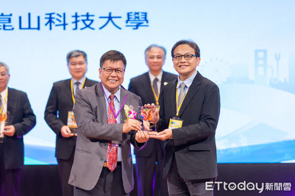 ▲崑山科大啟用「電動車晶片模組及充電樁人才培育基地」,總統賴清德與教育部政務次長張廖萬堅親臨見證產學成果。(記者林東良翻攝,下同)