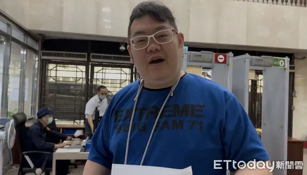 ▲▼四叉貓為417北檢陳抗活動中遭民眾傷害案出庭。(圖/記者劉昌松攝)