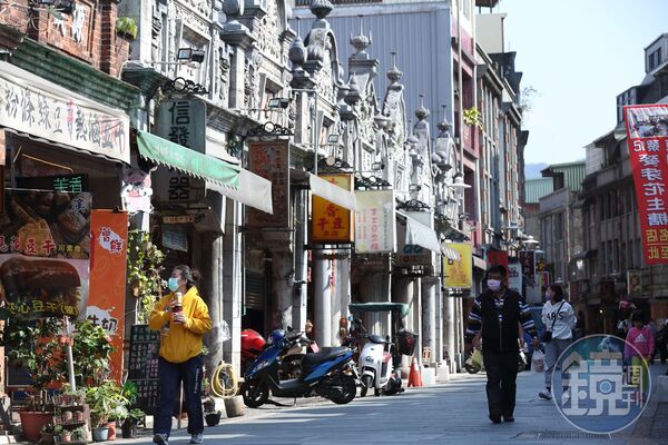 桃園大溪老街去年觀光人潮下滑,跌出十大觀光景點榜單。(本刊資料照)