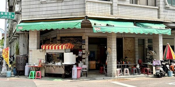 ▲▼駁二阿婆黑輪·大腸包小腸。(圖/部落客小虎食夢網授權提供)