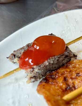 ▲▼駁二阿婆黑輪·大腸包小腸。(圖/部落客小虎食夢網授權提供)