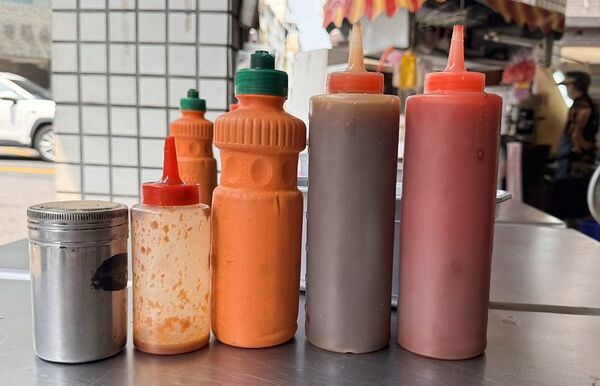 ▲▼駁二阿婆黑輪·大腸包小腸。(圖/部落客小虎食夢網授權提供)