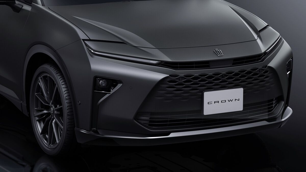 ▲TOYOTA Crown Estate推出超帥消光特仕車。(圖/翻攝自TOYOTA)