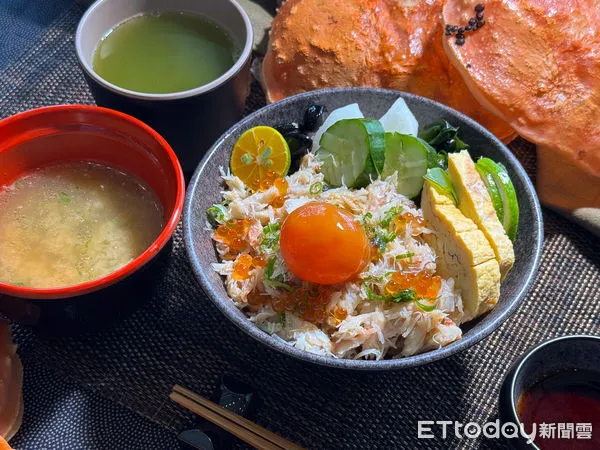 ▲長浜魚屋「黑鮪魚丼」、「松葉蟹丼」、隱藏版豪華海鮮丼」。(圖/業者提供)