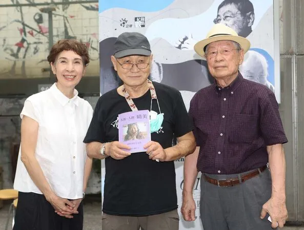 ▲《春雨424》左起導演馮賢賢、黃文雄、鄭自才。(圖/公視紀錄觀點提供)