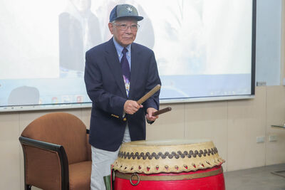 快訊／詩人鄭愁予辭世享耆壽91歲　「我達達的馬蹄」成絕響