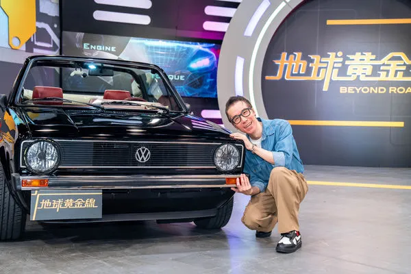 ▲▼張兆志開敞篷車首登汽車節目飆回憶 。(圖/TVBS提供)