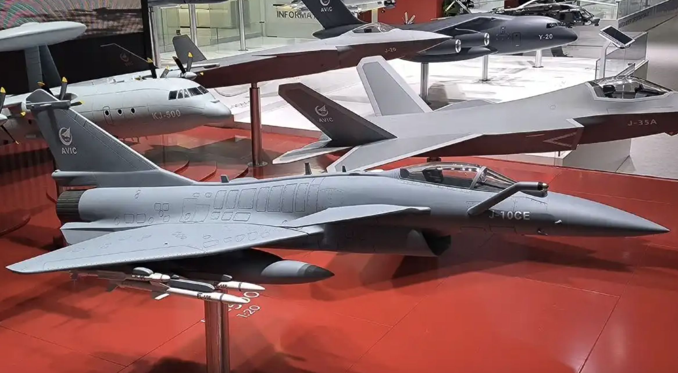 ▲▼巴黎航展開幕 「殲-10CE」受關注。(圖/翻攝中國日報)