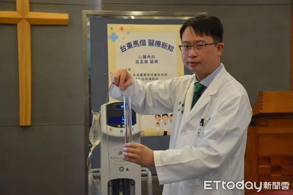 ▲台東馬偕緊急抽栓救回婦人左腿。(圖/記者楊晨東翻攝)