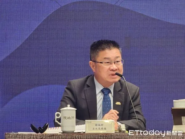 ▲▼衛生福利部次長呂建德出席行政院會記者會。(圖/記者陳家祥攝)