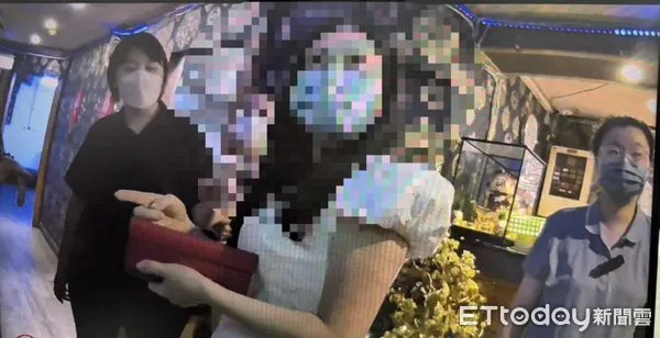 ▲▼ 基隆市警方昨(18)日深夜破獲某小吃店內有脫衣陪酒情事 。(圖/記者郭世賢翻攝)