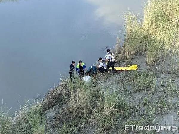 ▲台南關廟南雄橋發生墜橋事件,92歲老翁失去呼吸心跳。(圖/記者林東良翻攝,下同)