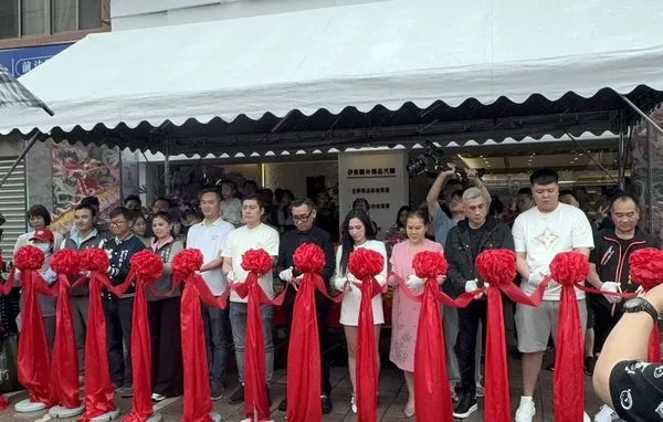 ▲▼蹦闆花新台幣1.4億打造精品旗艦店。(圖/本人提供)