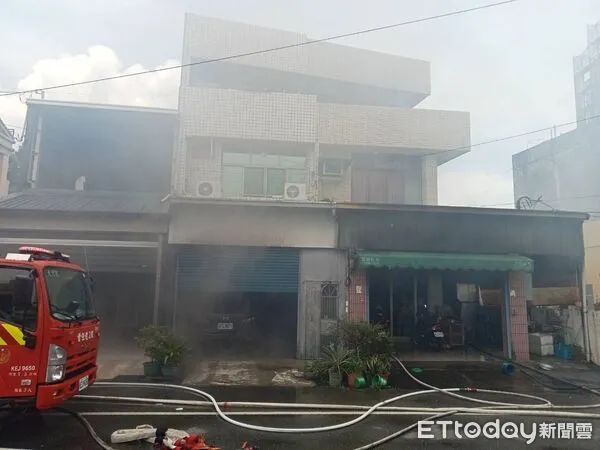 ▲▼彰化縣大村鄉茄苳路一段民宅火警。(圖/記者唐詠絮翻攝)