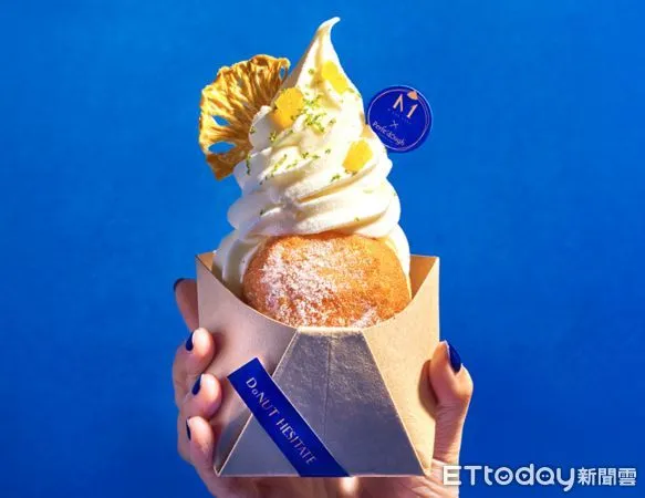 ▲▼M One Cafe攜手台南甜點品牌「Perfe’dough」推出全新聯名爆餡「優格冰淇淋多拿滋」。(圖/M One Cafe提供)