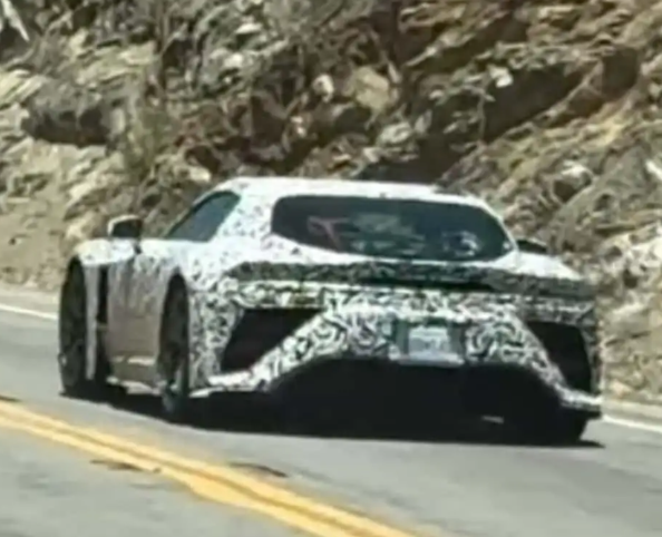 ▲TOYOTA、LEXUS雙門跑車於美國道路被捕獲。(圖/翻攝自IG@jonnylieberman)