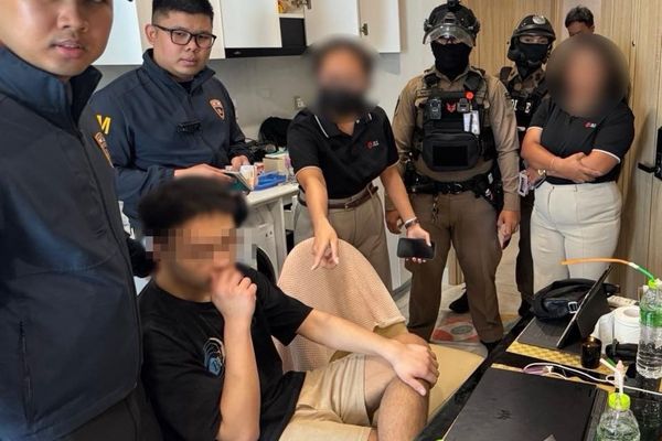 22歲台男嗑藥泰國暴走!叫伴遊女郎開毒趴 持棍砸房門鄰居嚇瘋