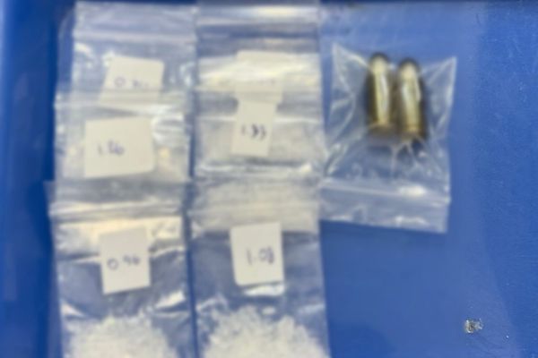 22歲台男嗑藥泰國暴走!叫伴遊女郎開毒趴 持棍砸房門鄰居嚇瘋