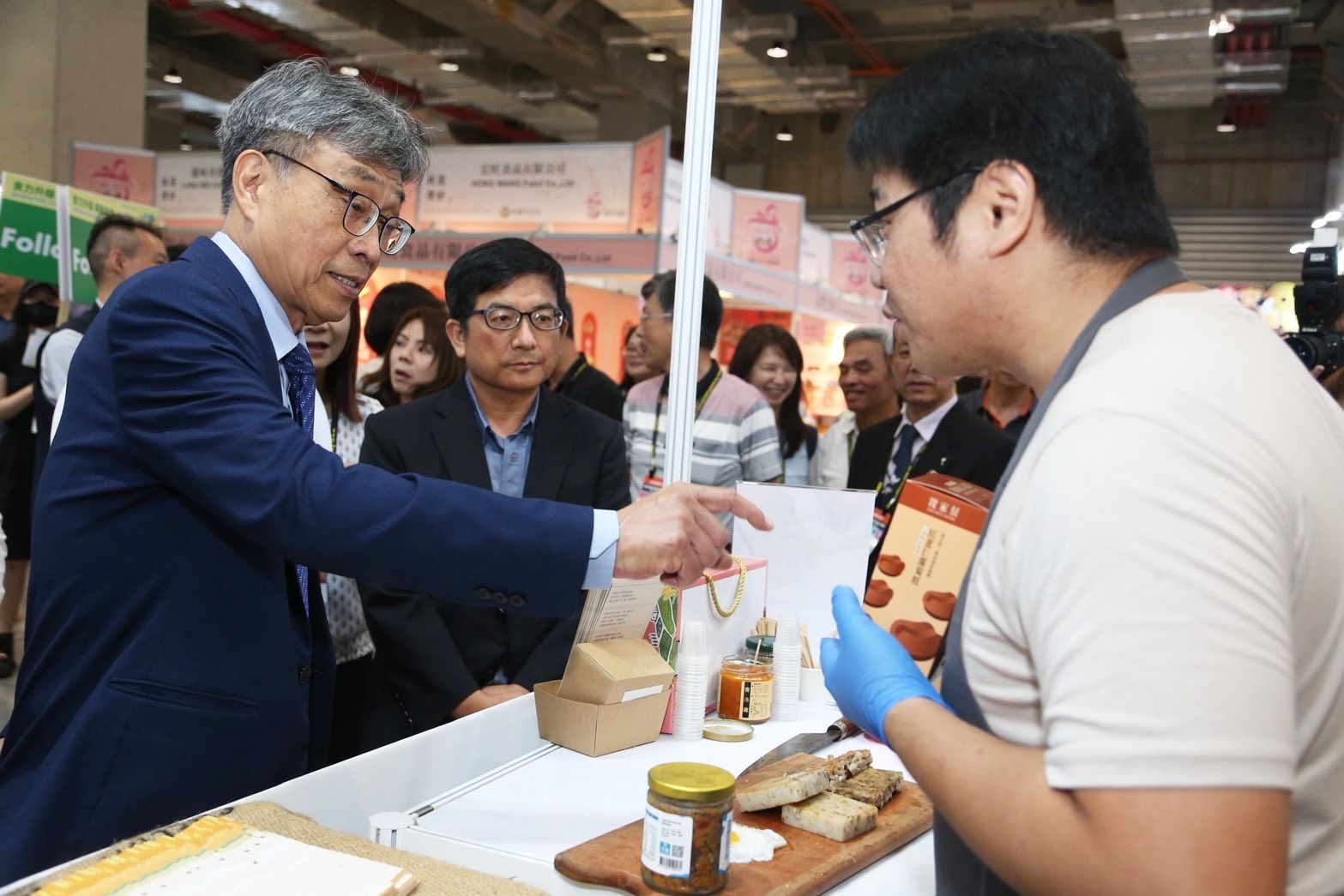 ▲▼台灣農產,國際市場,食品展,外銷成果,品質安全,農業部,陳駿季。(圖/農業部提供)