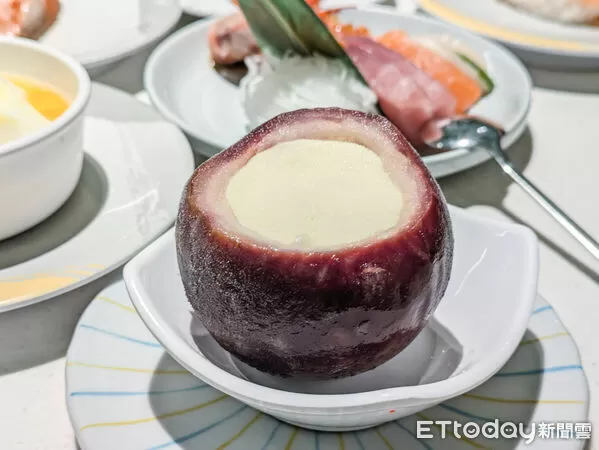 ▲爭鮮40元百香果冰沙突爆紅「網憂下架」 業者:近期不會。(圖/記者黃士原攝)