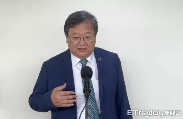 ▲▼衛福部長邱泰源受訪。(圖/記者陳煥丞攝)