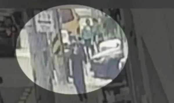 ▲▼ 綜藝教父服藥開車出事,早在開錯車前還追撞公車。(圖/翻攝自MBN YouTube)