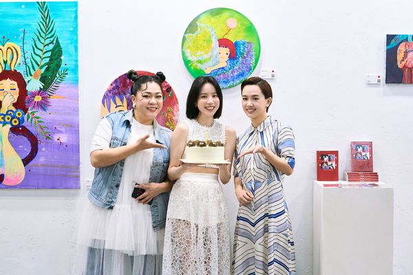 ▲程予希台北簽書會與粉絲一起過生日,期待有天到海外辦展。(圖/星星相藝提供)