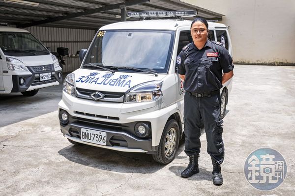 阮俊茗現職為急救員,在救護車公司擔任駕駛,目前正在準備護理師執照考試。