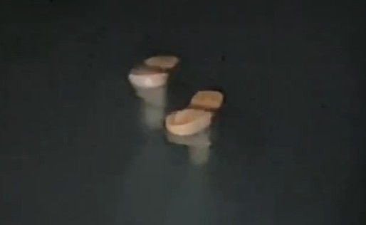 ▲消防下海救人。(圖/記者唐詠絮翻攝)