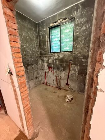 ▲▼民進黨立委召開記者會,要求推動定型化契約、公布爭議業者名單,以因應裝潢蟑螂層出不窮的現象。(圖/民進黨立委黃捷辦公室提供)