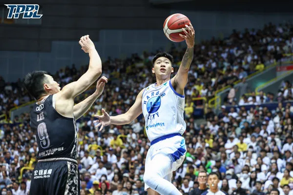 ▲國王林書豪、奧帝,海神胡瓏貿、邱子軒、克雷格、蘇文儒,高雄巨蛋。(圖/TPBL提供)