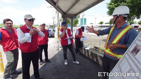 ▲經濟部水利署副總工程司周文祥率隊,前往嘉義執行防洪設施抽檢作業。(圖/記者游瓊華翻攝)