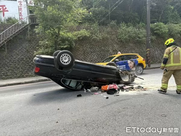 ▲▼基隆翁恍神自撞。(圖/記者郭世賢翻攝)