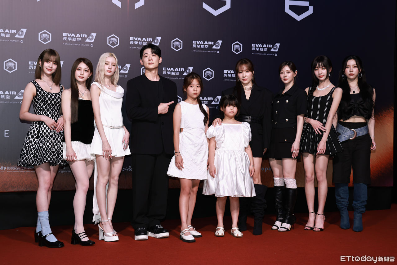 ▲▼第36屆金曲獎星光大道-于傳勇、金智湖、GENBLUE 幻藍小熊。(圖/記者周宸亘攝)