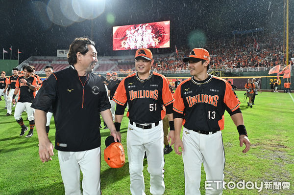 ▲▼左起統一獅總教練林岳平、胡金龍、陳鏞基。(圖/記者李毓康攝)