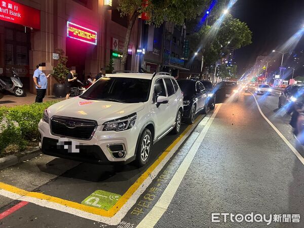 ▲▼左營車禍 。(圖/記者陳宏瑞翻攝)