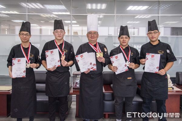 ▲嘉南藥理大學西餐廚藝隊近年徵戰五國廚藝賽事,勇奪64面獎牌佳績。(記者林東良翻攝,下同)