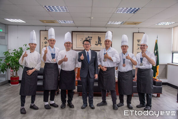 ▲嘉南藥理大學西餐廚藝隊近年徵戰五國廚藝賽事,勇奪64面獎牌佳績。(記者林東良翻攝,下同)