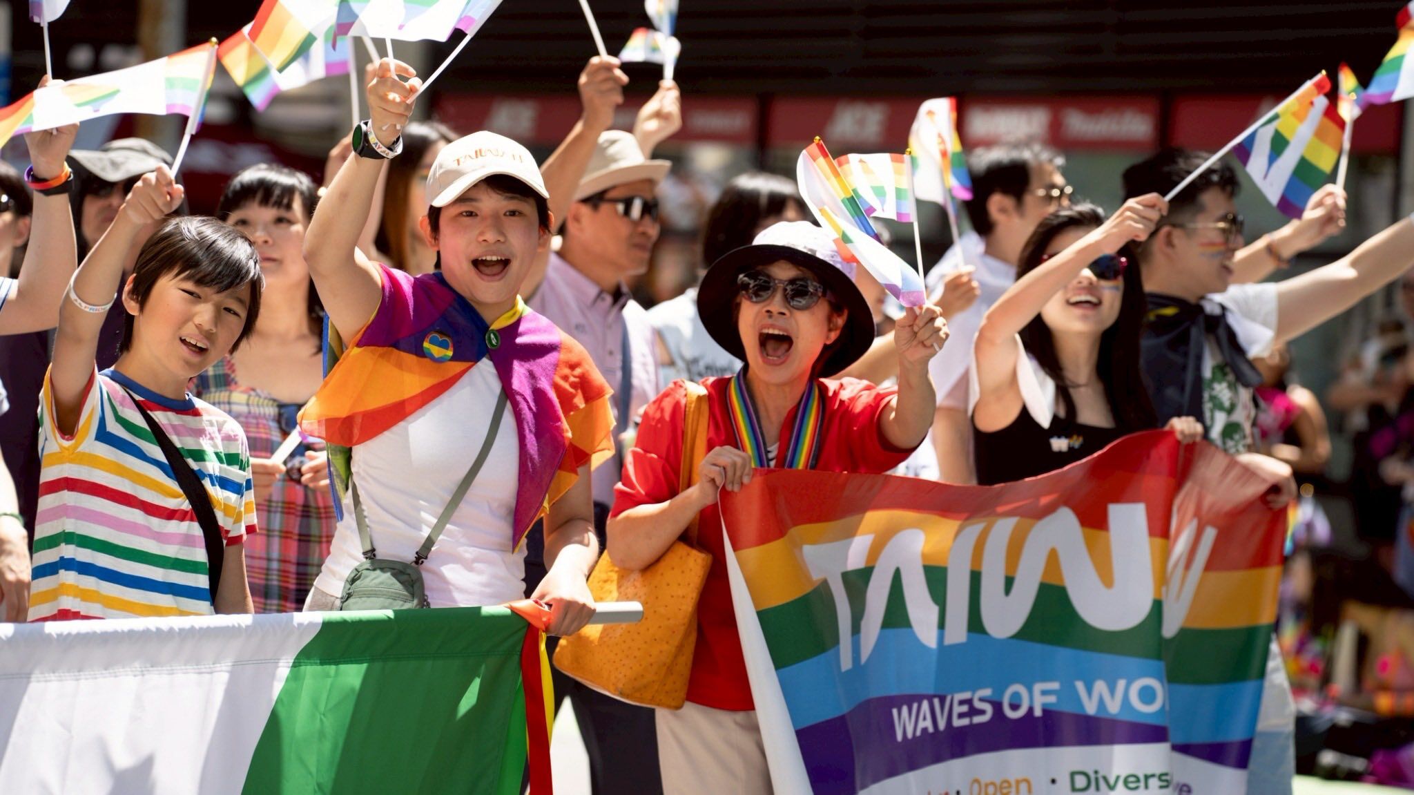 ▲▼ 台灣隊首度亮相西雅圖同志遊行。(圖/翻攝自臉書/Taiwanese Association of Greater Seattle 大西雅圖台灣同鄉會)
