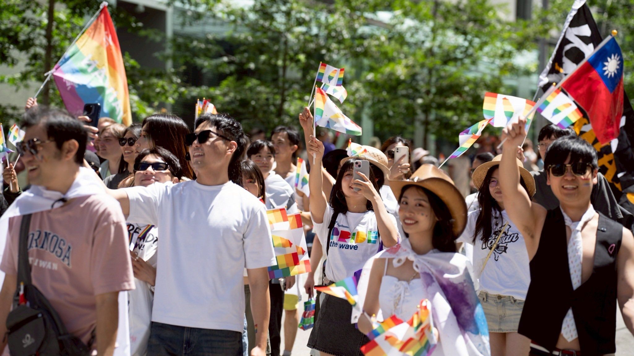 ▲▼ 台灣隊首度亮相西雅圖同志遊行。(圖/翻攝自臉書/Taiwanese Association of Greater Seattle 大西雅圖台灣同鄉會)