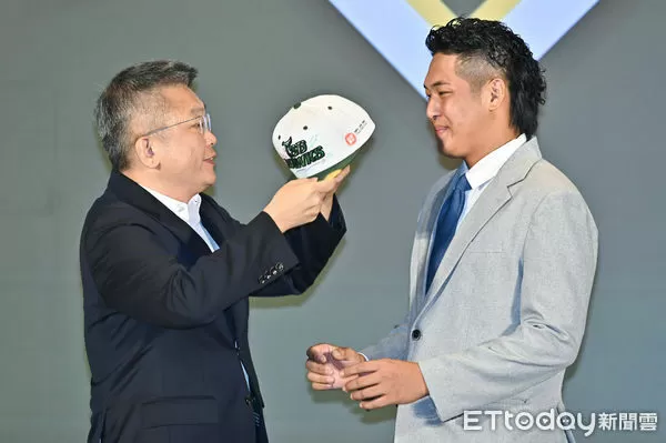 ▲▼2025中華職棒新人球員選拔會,中職選秀選秀狀元,台鋼雄鷹韋宏亮。(圖/記者李毓康攝)