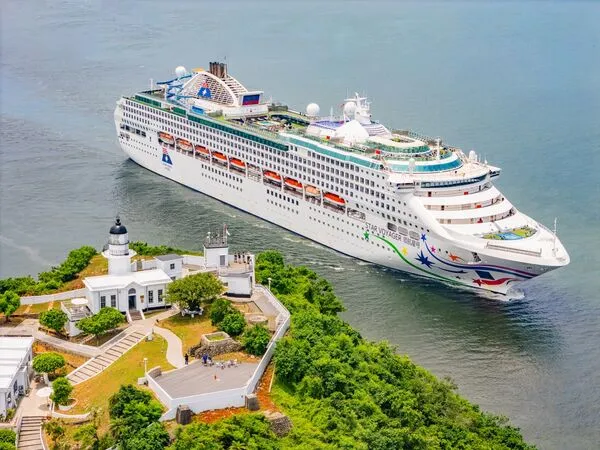 ▲麗星郵輪領航星號(Star Voyager)首航高雄港。(圖/港務公司)