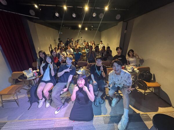 ▲▼黃豪平脫口秀200元報名秒殺 當天「現場空一半」他怒了。(圖/翻攝自Instagram/smaljohn)