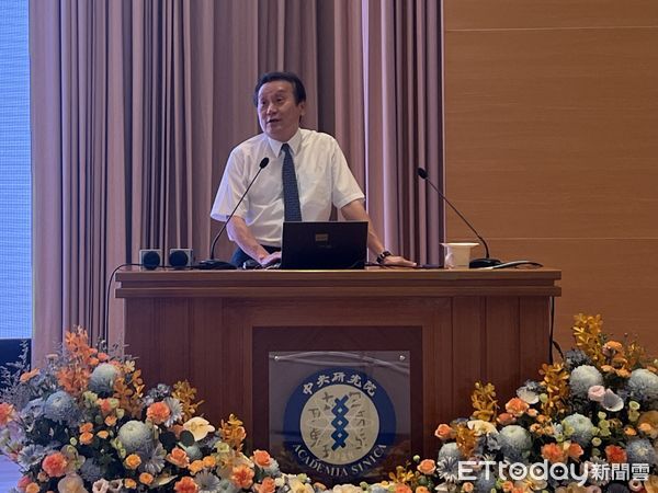 ▲▼川普擬打造「比特幣儲備」,朱敬一指出,他所認識的經濟學家磨一個同意。(圖/記者許敏溶攝)