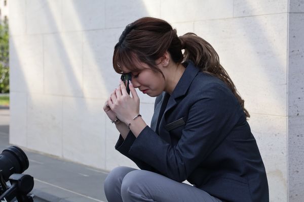 ▲綜藝天王吳宗憲(右)力挺草莓 ,笑稱被設局。(圖/想想時間有限公司)