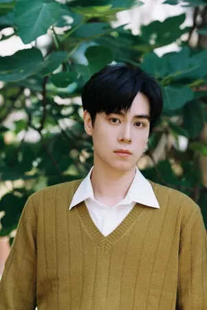 ▲胡一天脫口稱自己「退休」引發討論。(圖/翻攝自微博)