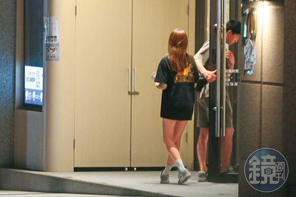 陳晨威新歡是她/熱戀大6歲中信兄弟女神 神威賽後脫隊開保時捷載啾啾開吃